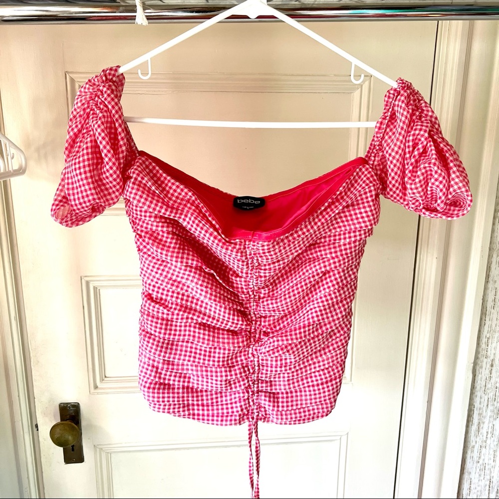 Bebe pink off shoulder top Size 4 like new